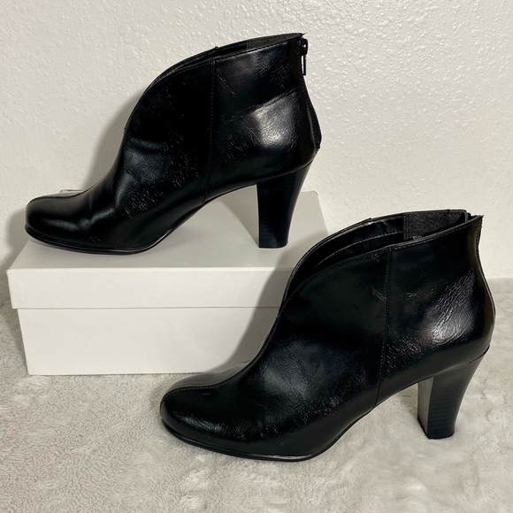 Aerosoles Gum Drop Black Faux Leather Ankle Booties Women’s Size 9.5M - Picture 2 of 11